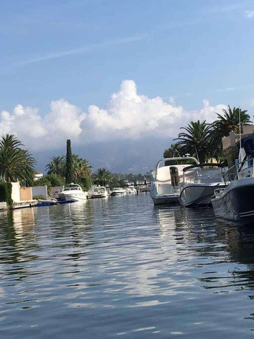 Empuriabrava, T2 Avec Piscine, Terrasse, Barbecue Lejlighed Eksteriør billede